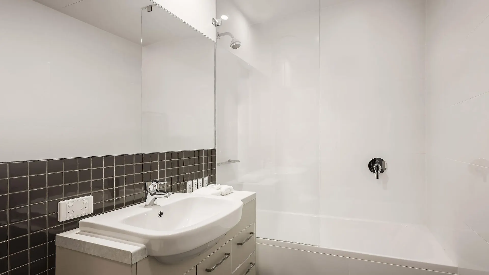 Quest King William South Aparthotel Adelaide