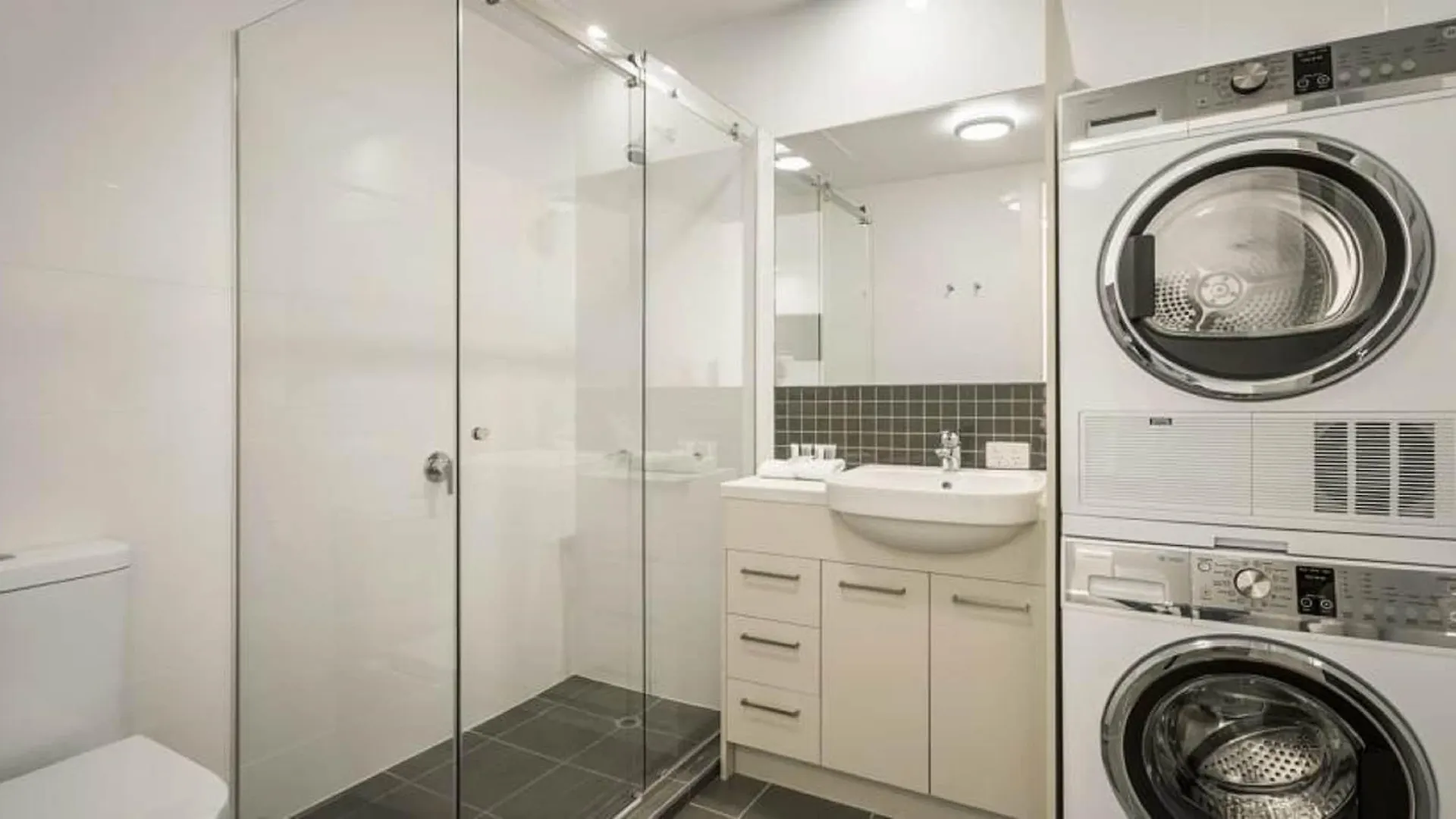 Quest King William South Aparthotel Adelaide