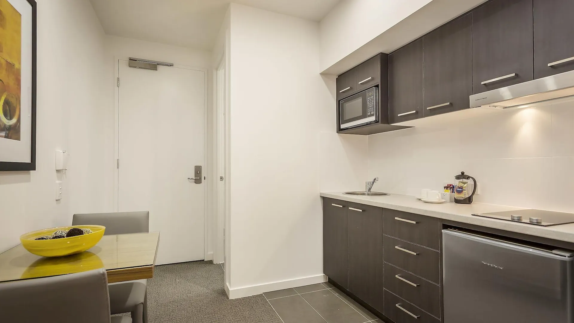 Quest King William South Aparthotel Adelaide 4*,