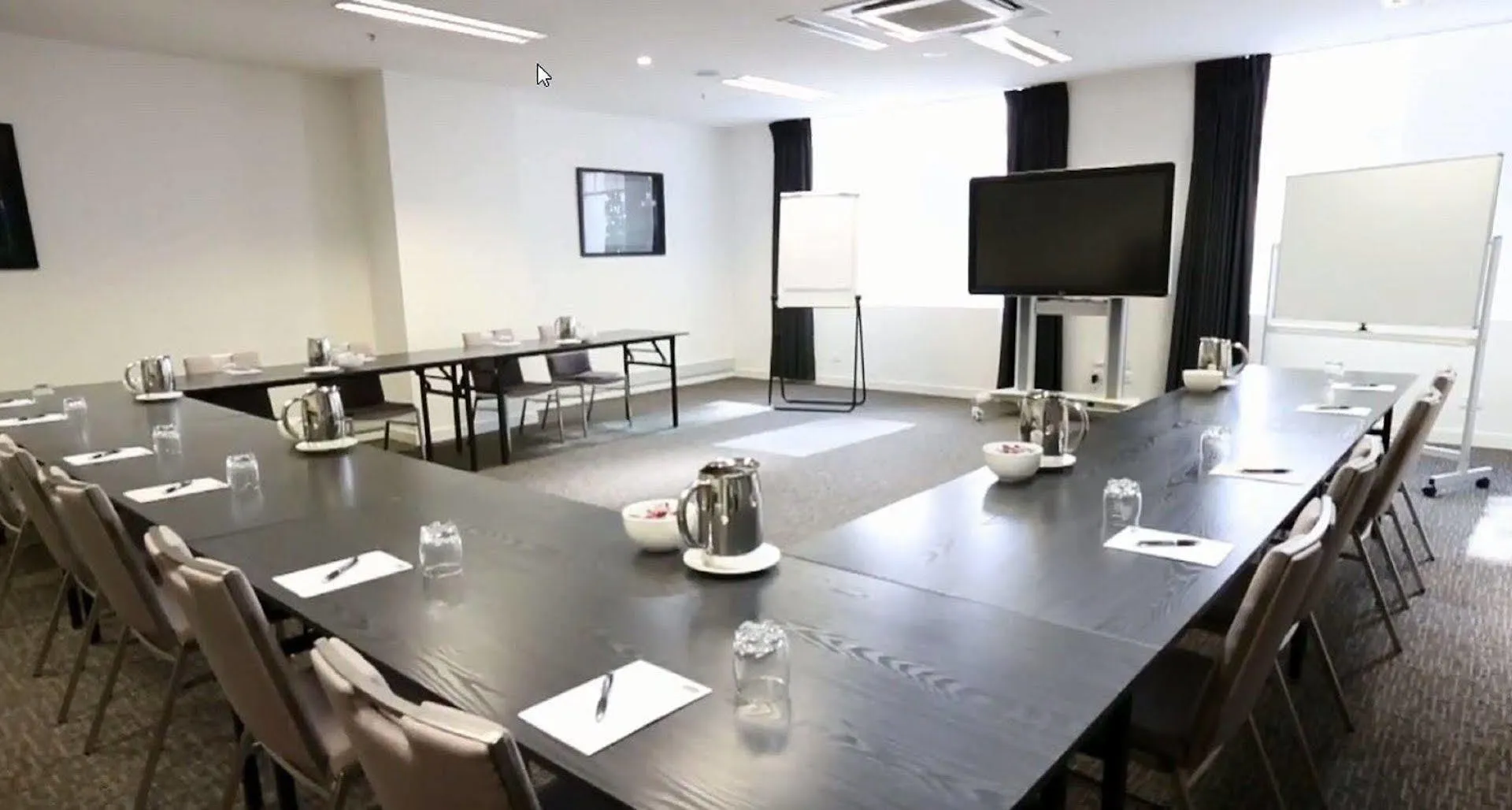 Quest King William South Aparthotel Adelaide 4*,  Australia